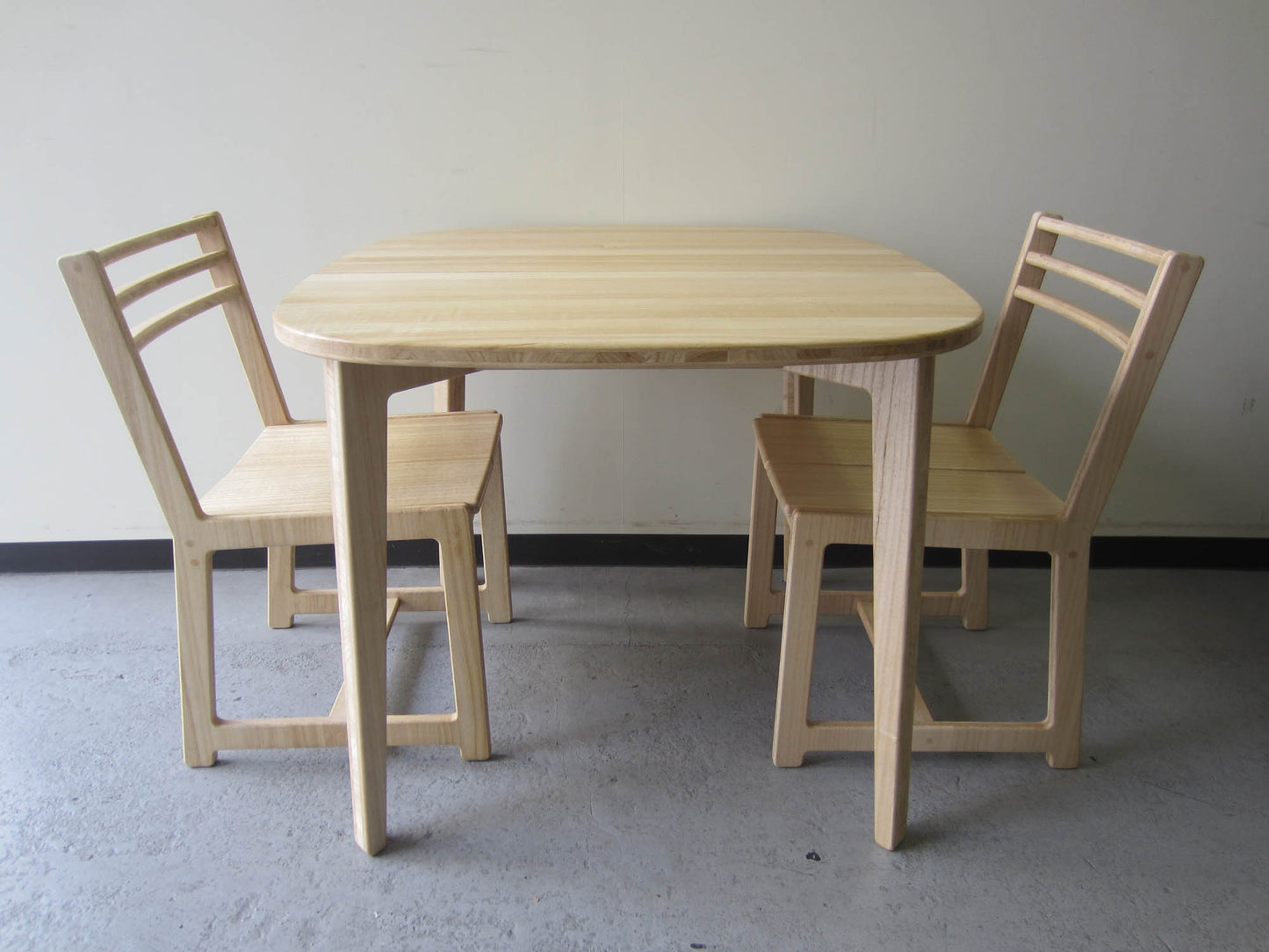 桐製 テーブル＆椅子2脚セット